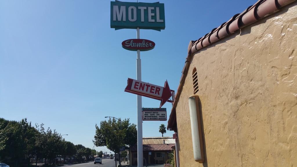 Slumber Motel Мърсед Екстериор снимка