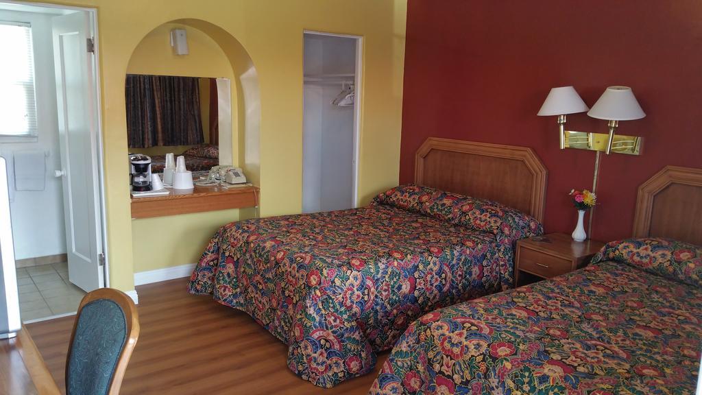 Slumber Motel Мърсед Стая снимка