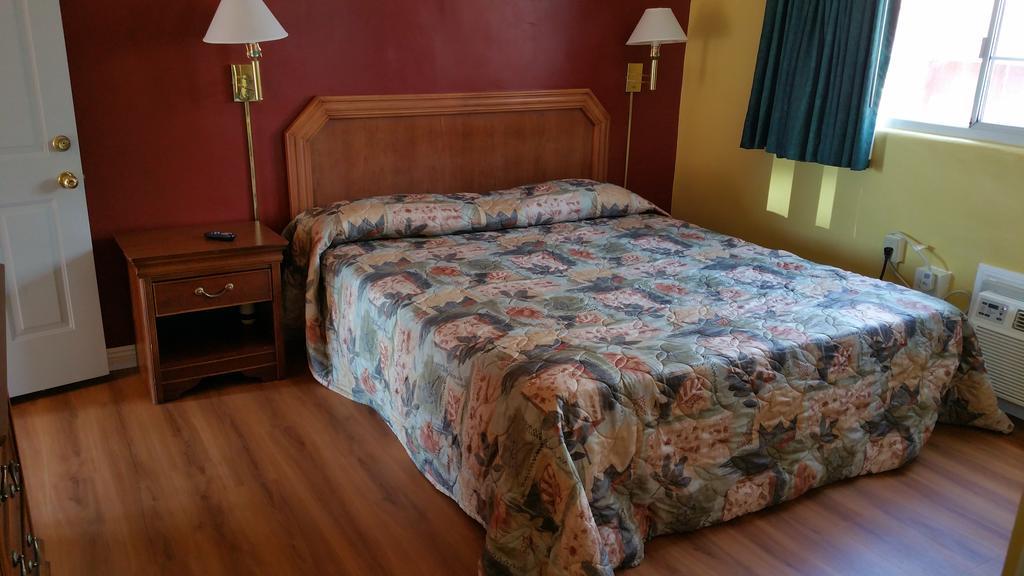 Slumber Motel Мърсед Екстериор снимка